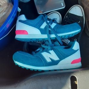 WOMEN'S New Balance